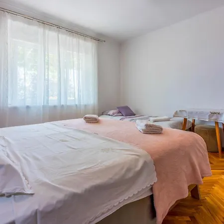 Leo Nona Apartament